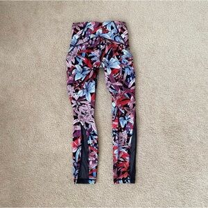 Lululemon Train Times 7/8 in Lush Lillies